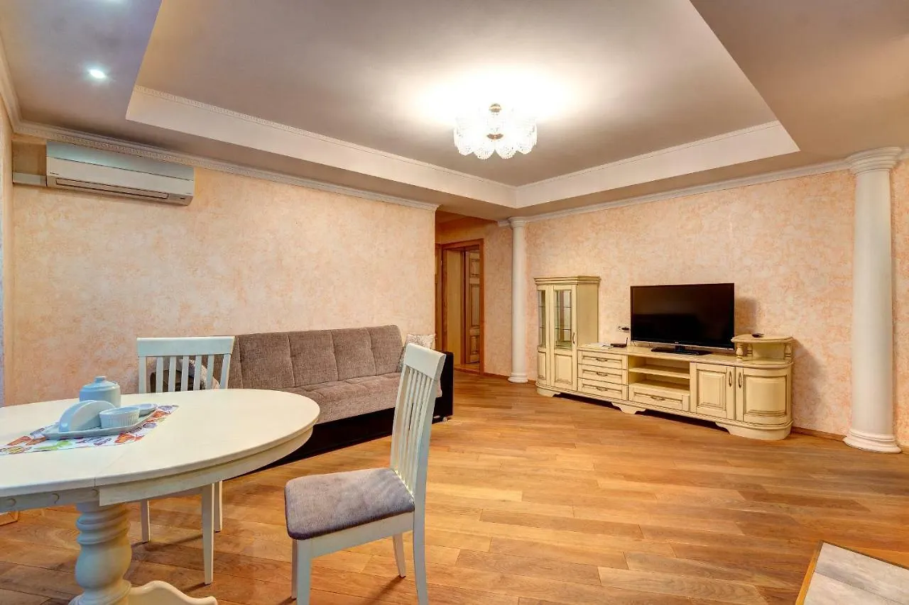 Apartments Near The Shopping Center Gulliver Kyiv 0*,